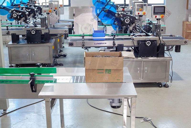 hardware fitting packing machine