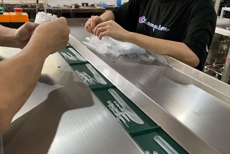 cutlery wrapping machine