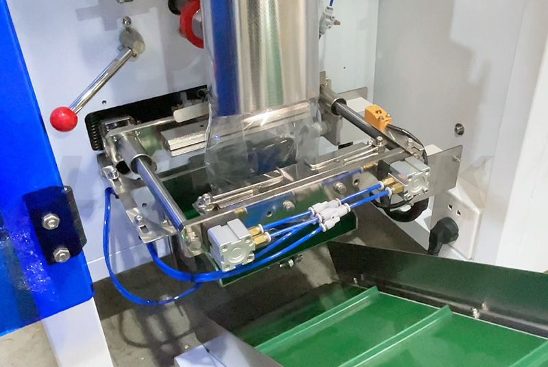 hardware packaging machine factory